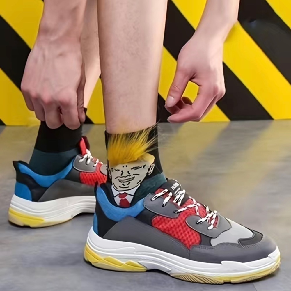 🌼NEW PAIR NOVELTY SOCKS